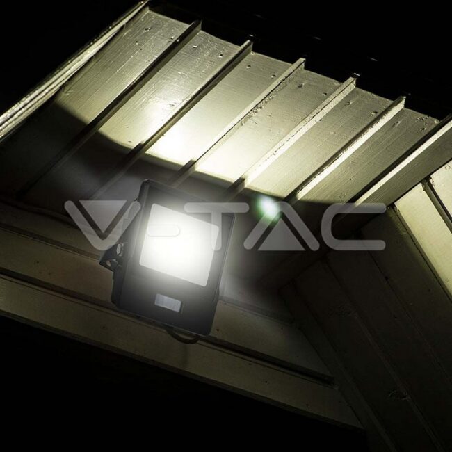 V-TAC 50W LED reflektor s PIR senzorom SAMSUNG čip 4000K  IP65 crni kabel 1m - 5 GODINA GARANCIJE 20290 - Slika 2