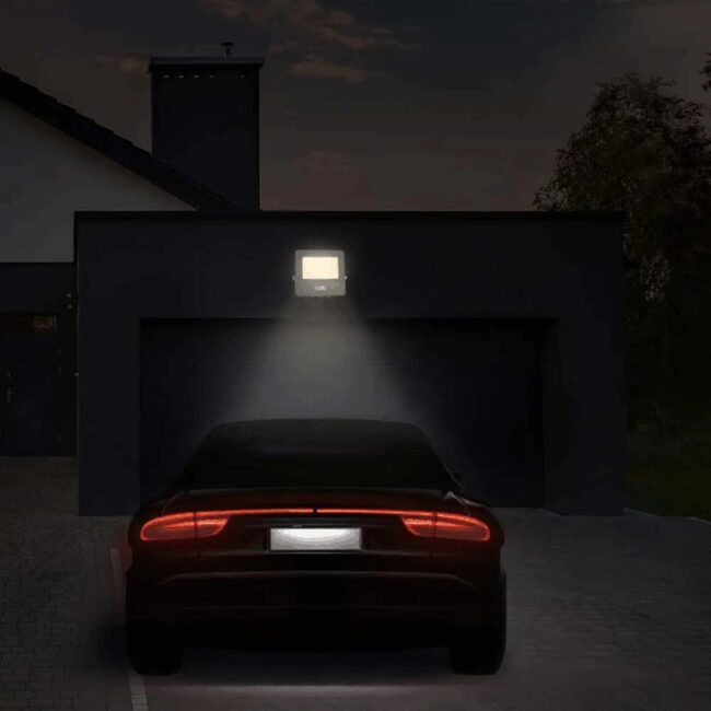 V-TAC 30W LED reflektor sa PIR senzorom SAMSUNG čip 6400K, IP65, kabel 1m, bijeli - 5 GODINA GARANCIJE 20300 - Slika 3